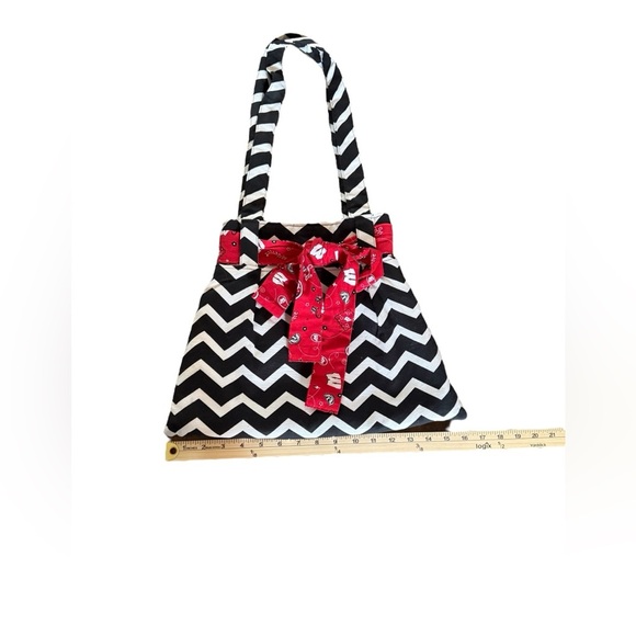 WISCONSIN BADGERS Handmade Chevron Red, White, & Black Canvas Bag Hand Crafted - Picture 3 of 9